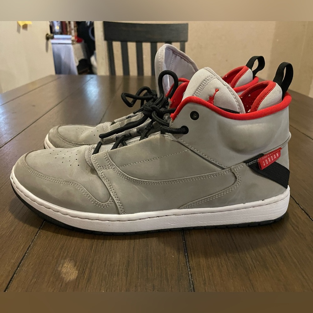 Nike Jordan Fadeaway Wolf Grey University Red White AO1329-060 Sneakers Shoes